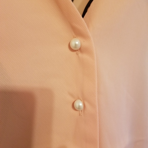 Pink button up w/pearl buttons - Picture 4 of 4